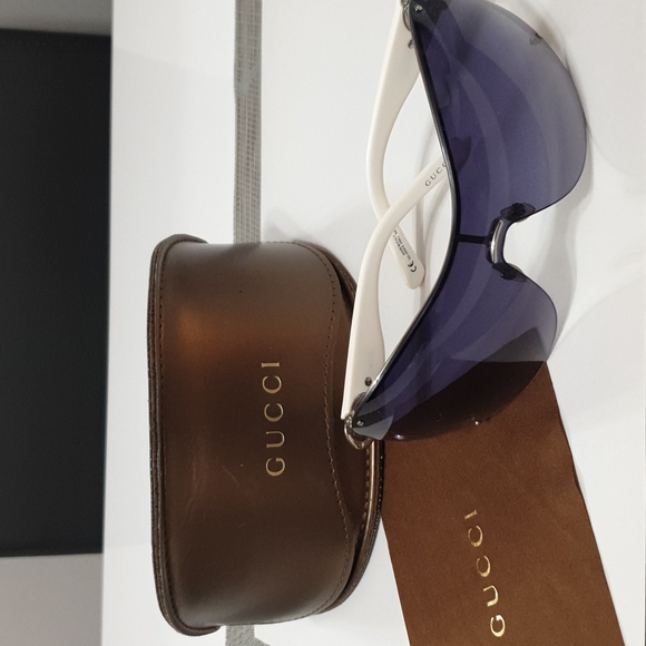 Authentic Gucci sunglasses - Picture 1 of 11